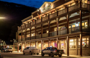 Kaslo Hotel Evening Heli Skier